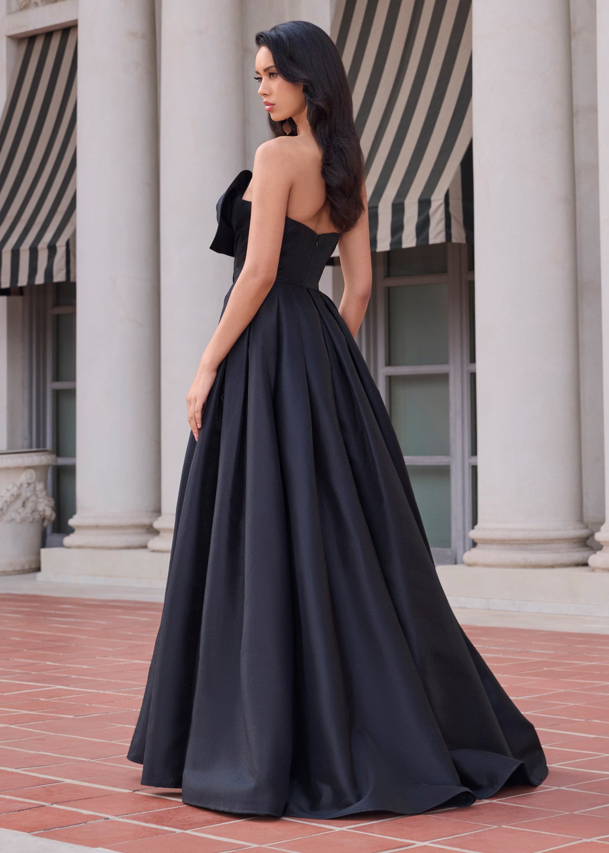 ASHLEYlauren 11609 - Strapless Mikado Ball Gown with Oversized Bow