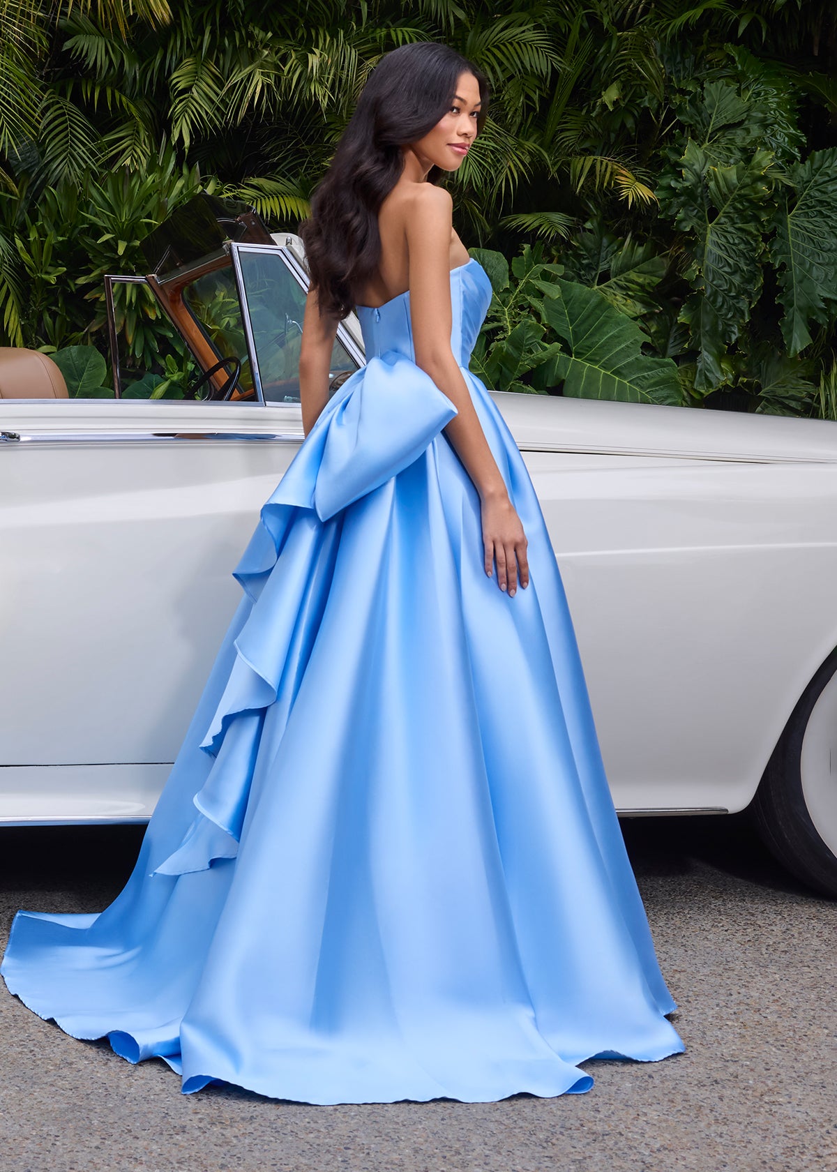 ASHLEYlauren Style 12358 - Strapless Mikado Ball Gown with Oversized Bow Detail ASHLEYlauren Style 12358 - Strapless Mikado Ball Gown with Oversized Bow Detail