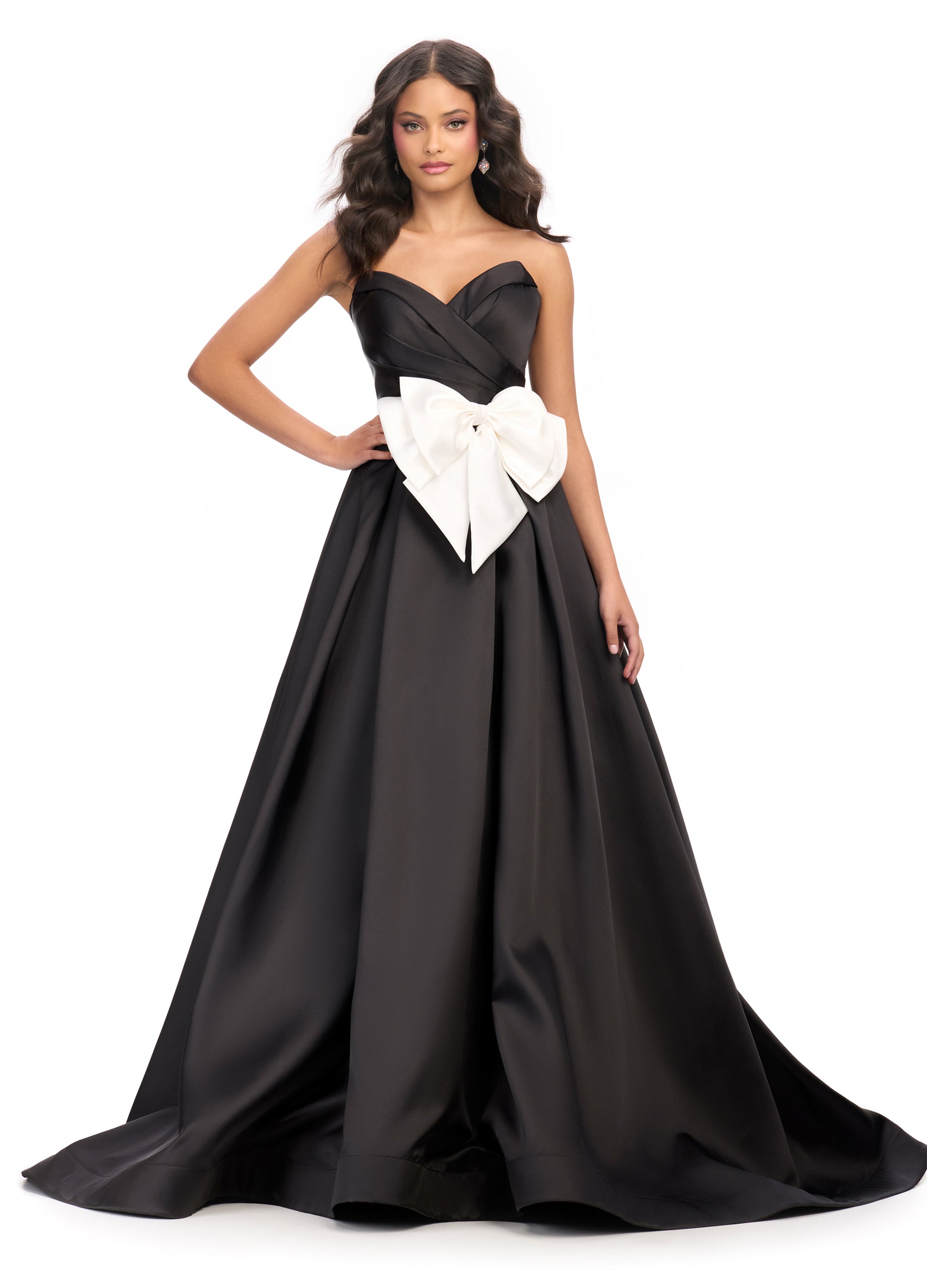 ASHLEYlauren 11770 – A stunning strapless mikado gown featuring a sweetheart neckline, oversized bow detail, and an elegant A-line ball gown skirt. Perfect for making a statement at any special occasion.